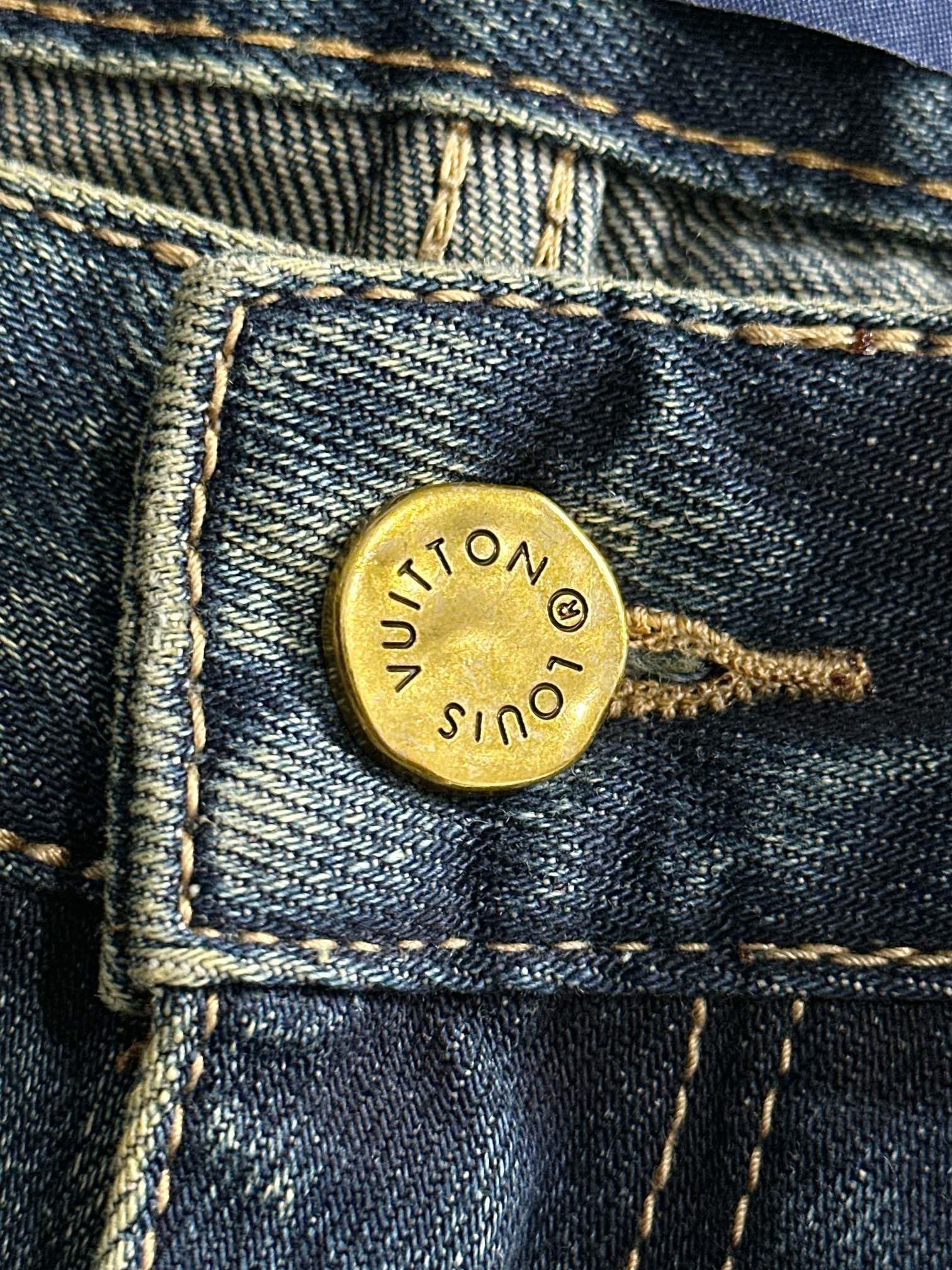 LV 原單男士牛仔褲手工刺繡做舊設計潮流復古款｜歐美奢侈品精品推薦