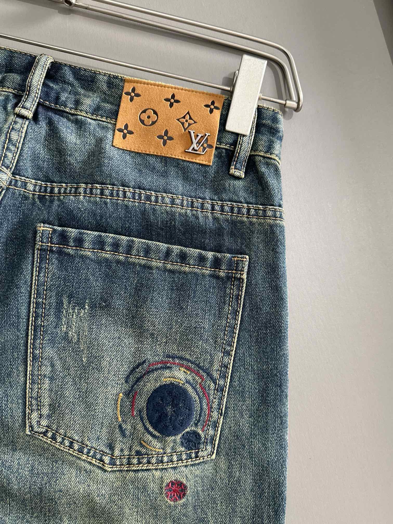 LV 原單男士牛仔褲手工刺繡做舊設計潮流復古款｜歐美奢侈品精品推薦