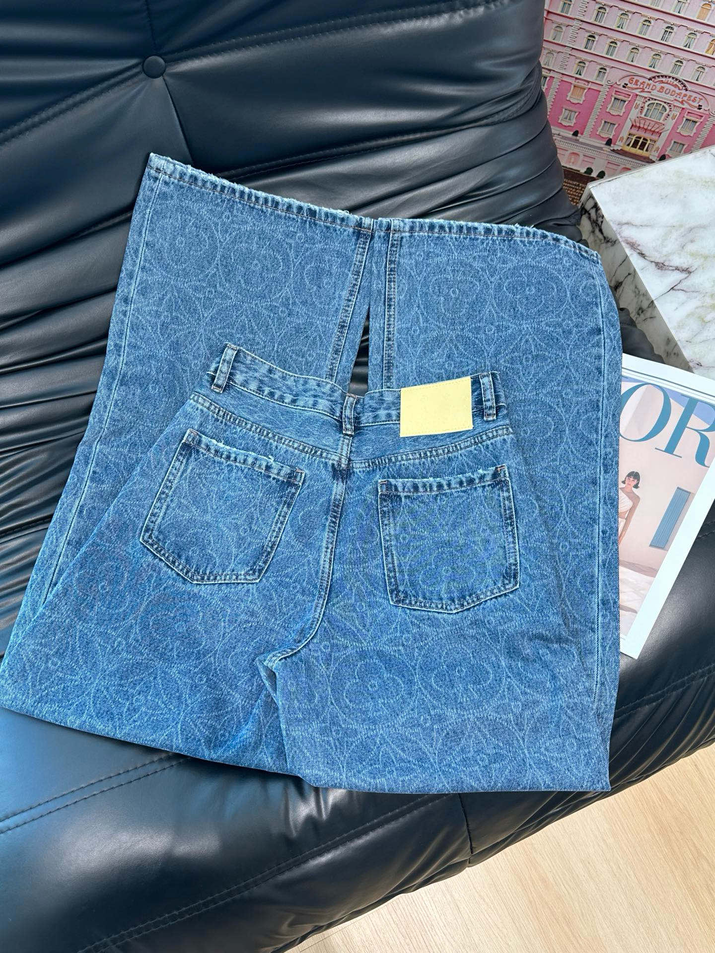 LV 原單牛仔長褲 Monogram暗紋 時尚百搭款｜歐美奢侈品精品推薦