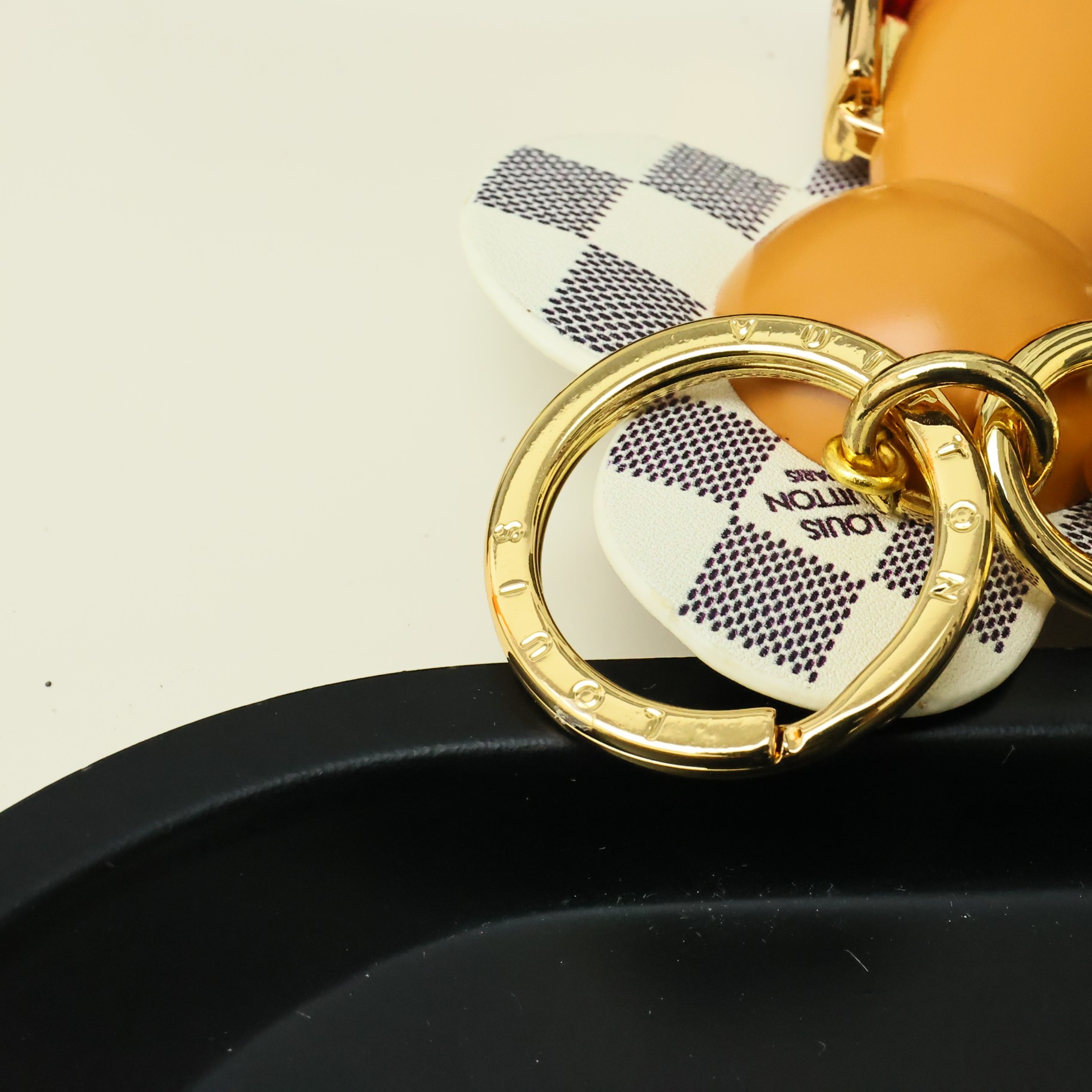 LV一比一裝飾鑰匙扣Monogram雕刻掛飾精品款｜歐美奢侈品精品推薦