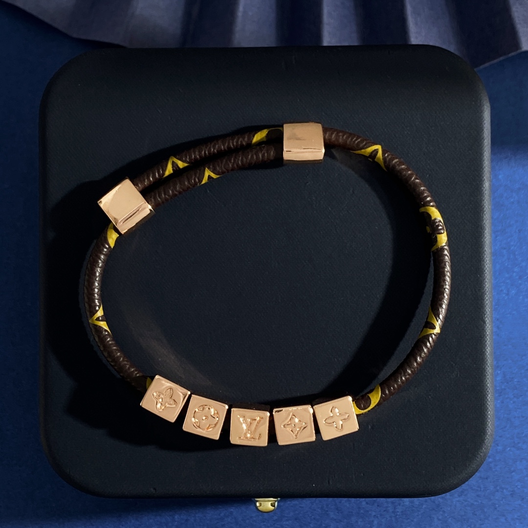 LV高仿Monogram皮繩方塊手環金色經典百搭飾品｜歐美奢侈品精品推薦