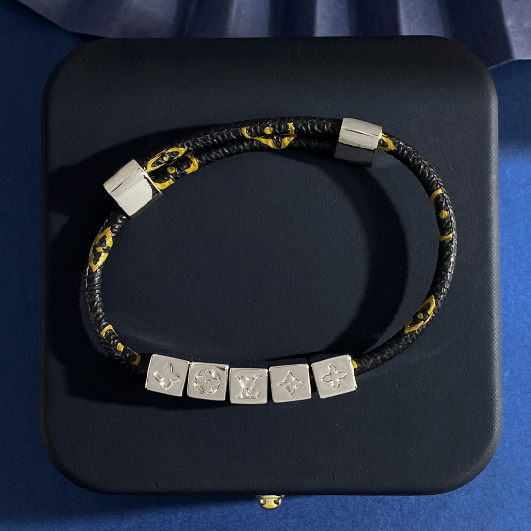 LV高仿Monogram皮繩方塊手環金色經典百搭飾品｜歐美奢侈品精品推薦