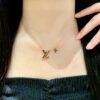 LV高仿女士黑金花形吊墜項鍊 輕奢百搭優雅設計｜歐美奢侈品精品推薦