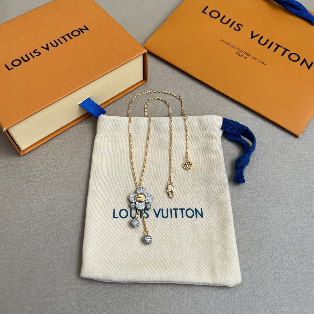LV高仿女士項鍊Monogram花卉吊墜精緻優雅款｜歐美奢侈品精品推薦