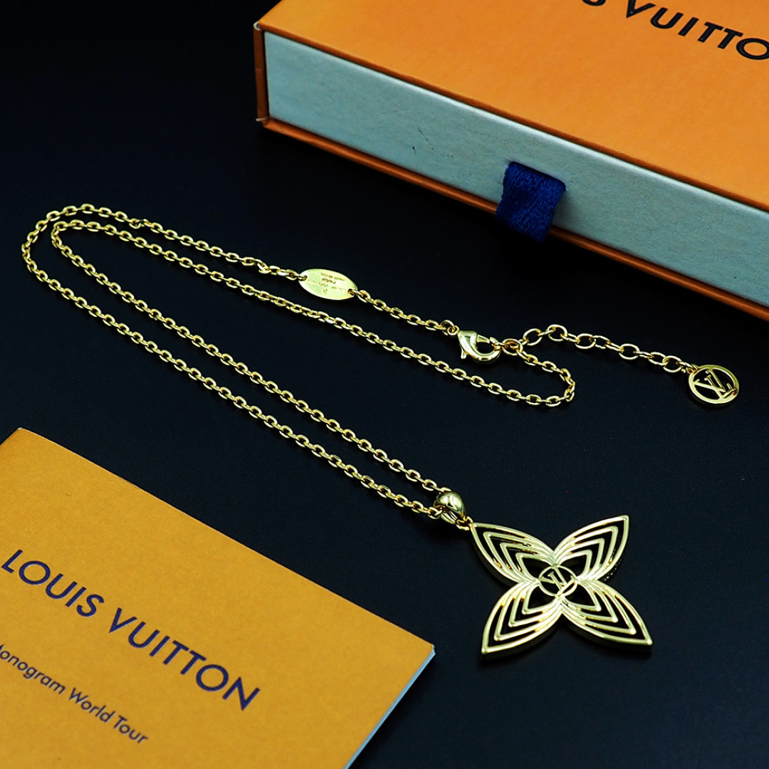 LV 原單四葉花瓣吊墜項鍊 金色精品飾品｜歐美奢侈品精品推薦