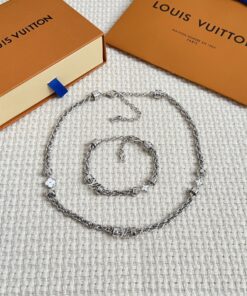 LV高仿女士銀色項鍊手鏈套裝 百搭時尚精緻工藝
