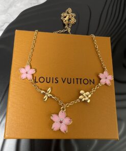 LV高仿金色櫻花項鍊甜美浪漫多層次吊墜設計