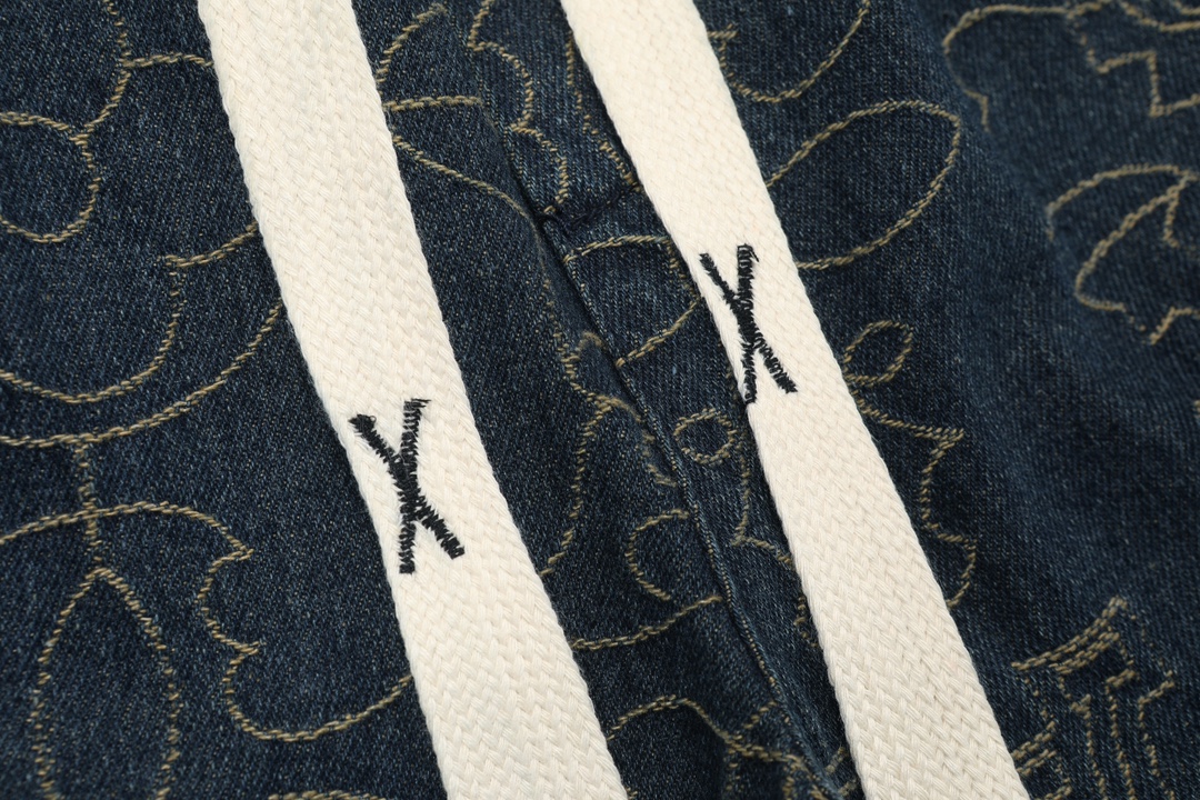 LV A貨男士牛仔短褲 深色Monogram刺繡 白色抽繩休閒設計｜歐美奢侈品精品推薦