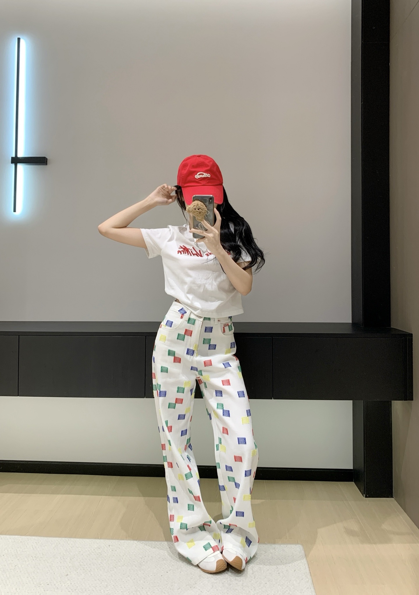 LV高仿女士白色彩色方塊印花直筒褲時尚休閒款｜歐美奢侈品精品推薦