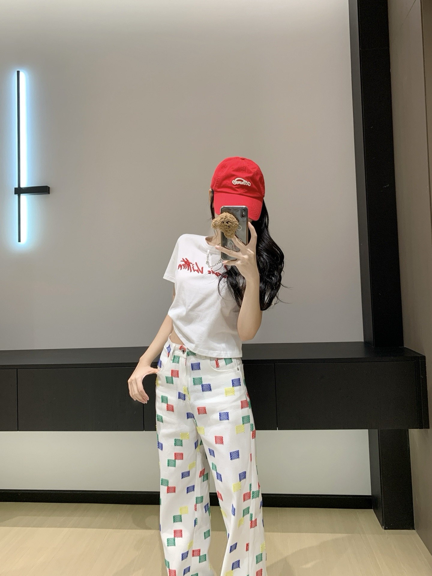 LV高仿女士白色彩色方塊印花直筒褲時尚休閒款｜歐美奢侈品精品推薦