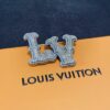 LV 高仿水鑽字母胸針 男士女士通用 時尚百搭配飾｜歐美奢侈品精品推薦