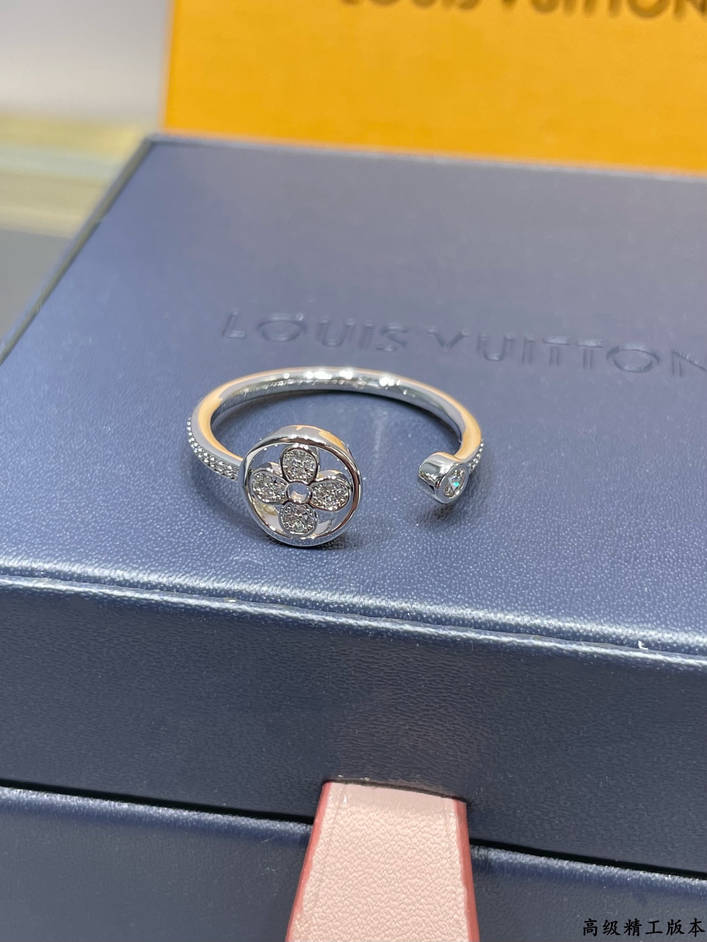 LVA貨女士金色圓形滿鑽花形開口戒指精緻典雅百搭款｜歐美奢侈品精品推薦