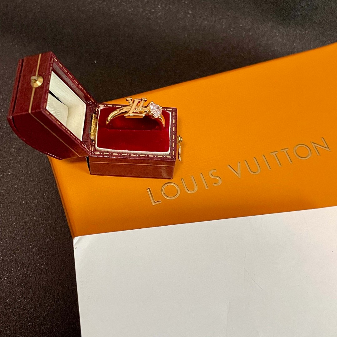 LV一比一金色鑽飾戒指優雅細緻品牌經典款｜歐美奢侈品精品推薦