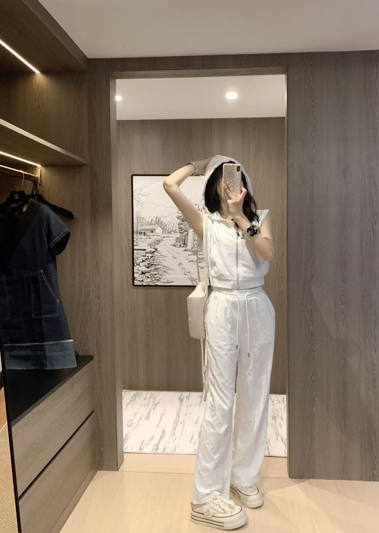 LV一比一女士白色休閒套裝夏季背心抽繩長褲時尚款｜歐美奢侈品精品推薦