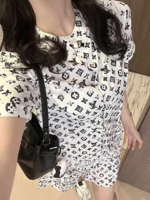 LV 高仿女士套裝白色短袖襯衫短裙Monogram印花兩件套｜歐美奢侈品精品推薦