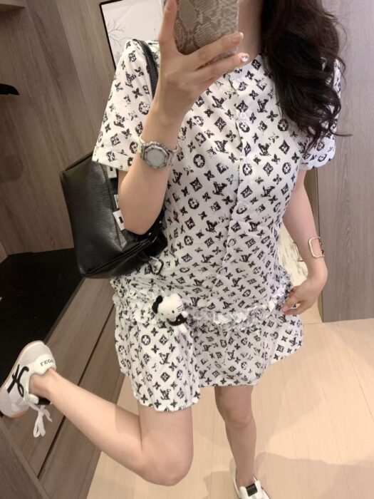 LV 高仿女士套裝白色短袖襯衫短裙Monogram印花兩件套｜歐美奢侈品精品推薦