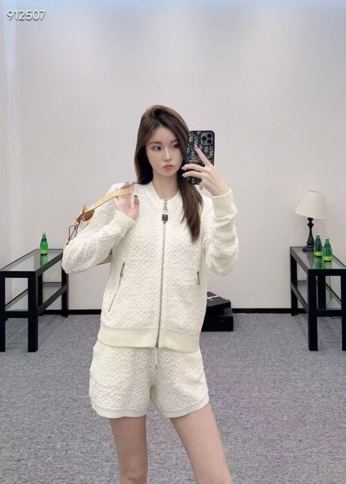 LV 精品仿製白色立體紋女士運動套裝時尚百搭款｜歐美奢侈品精品推薦