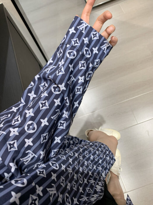 LV 原單藍白滿印襯衫 女士寬鬆時尚休閒款｜歐美奢侈品精品推薦