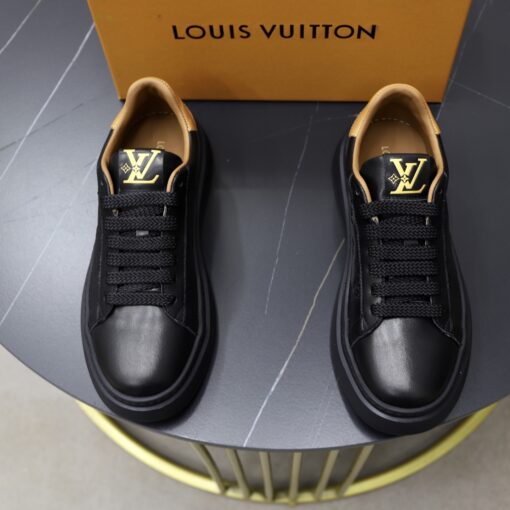 LV 一比一黑色簡約休閒鞋 經典金標細節百搭實用款
