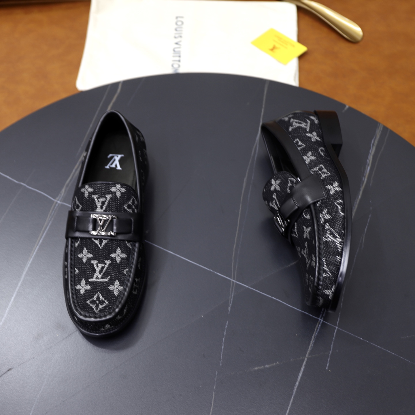 Louis Vuitton 一比一深藍老花樂福鞋 LV金屬飾搭配丹寧布面｜歐美奢侈品精品推薦