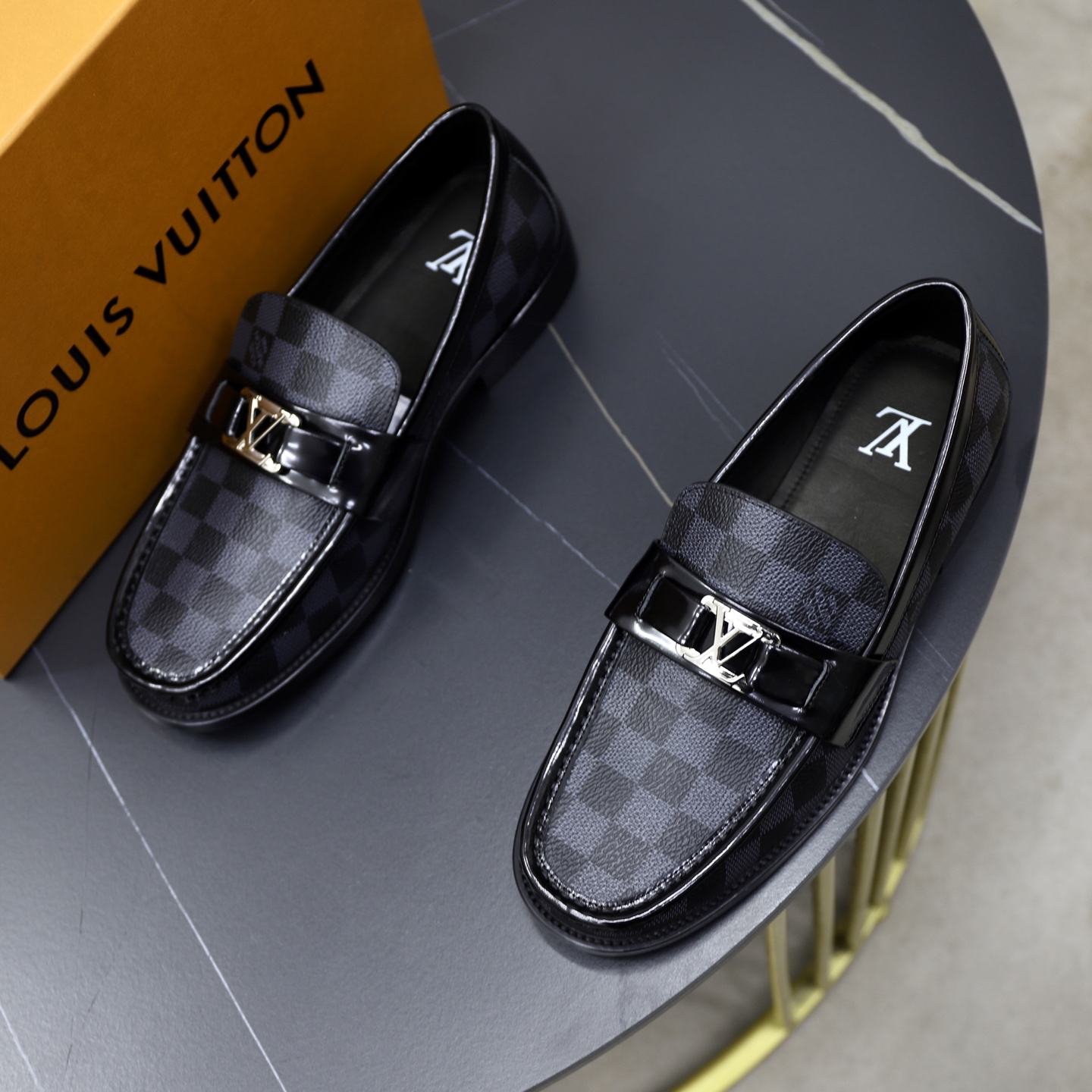 Louis Vuitton 高仿深灰老花運動鞋 厚底拼接百搭休閒款｜歐美奢侈品精品推薦