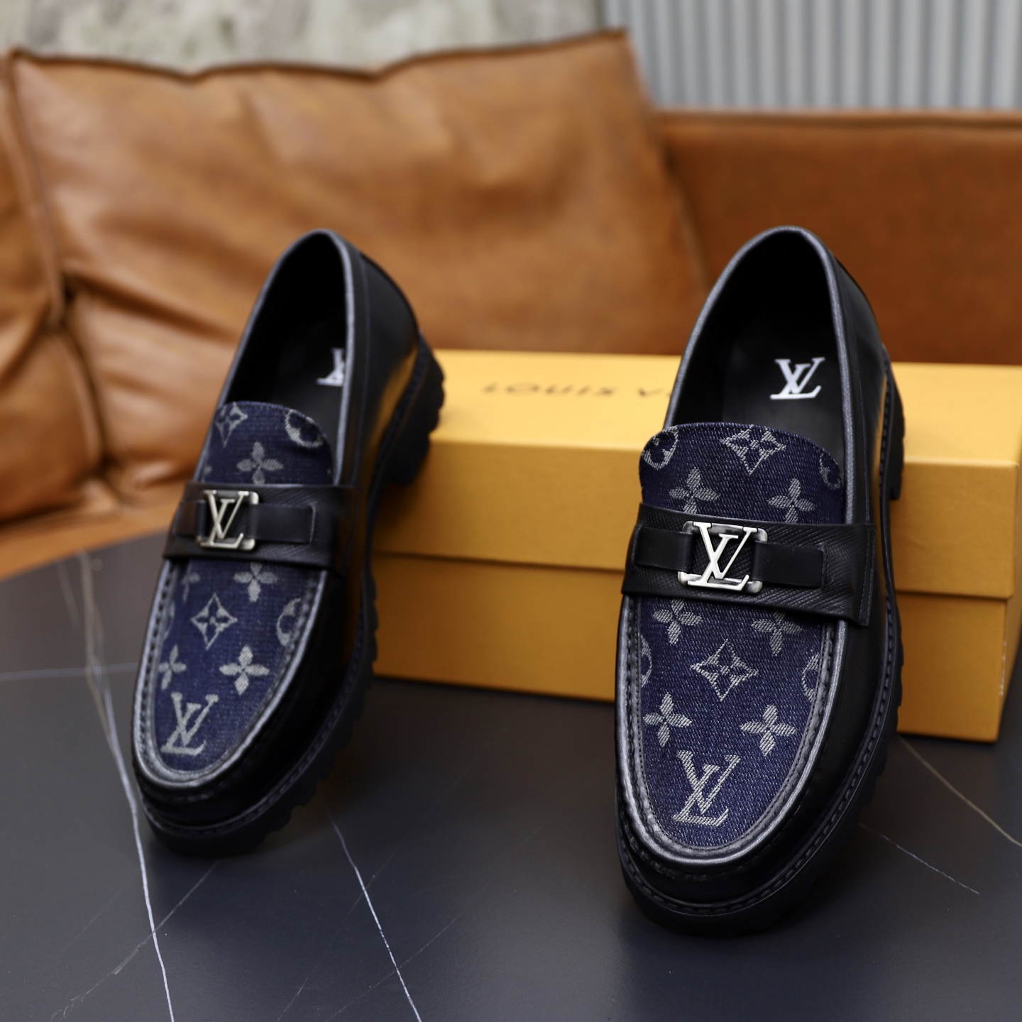 LV精品仿製深藍丹寧樂福鞋LOGO設計雅痞拼皮男鞋｜歐美奢侈品精品推薦