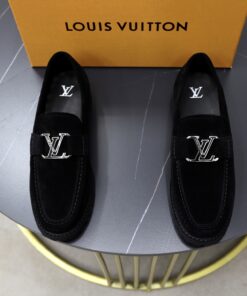 LV原單黑麂皮樂福鞋立體Logo飾釦質感沉穩紳士鞋款