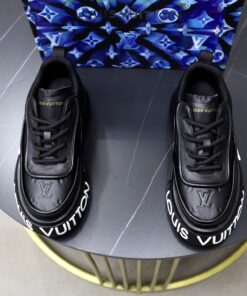 LV精品仿製黑色厚底運動鞋白字品牌浮雕潮流鞋款