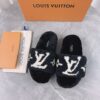 LV高仿女款毛毛拖鞋黑色大Logo百搭潮流款｜歐美奢侈品精品推薦