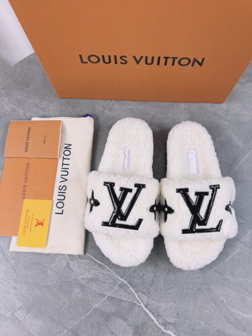 LV一比一女款毛毛拖鞋奶白色大Logo百搭舒適款