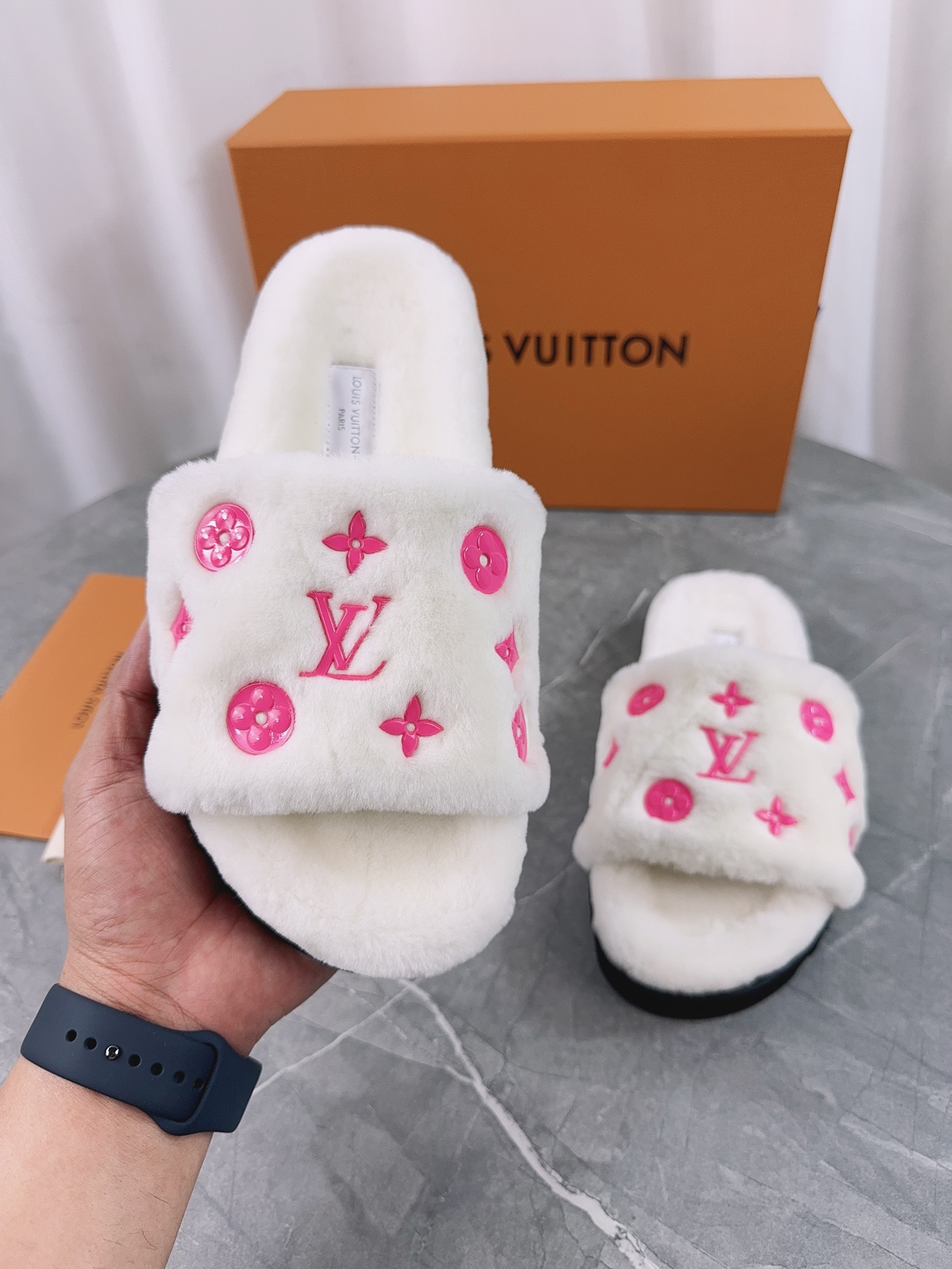 LV高仿毛毛拖鞋女款溫暖舒適冬季必備｜歐美奢侈品精品推薦