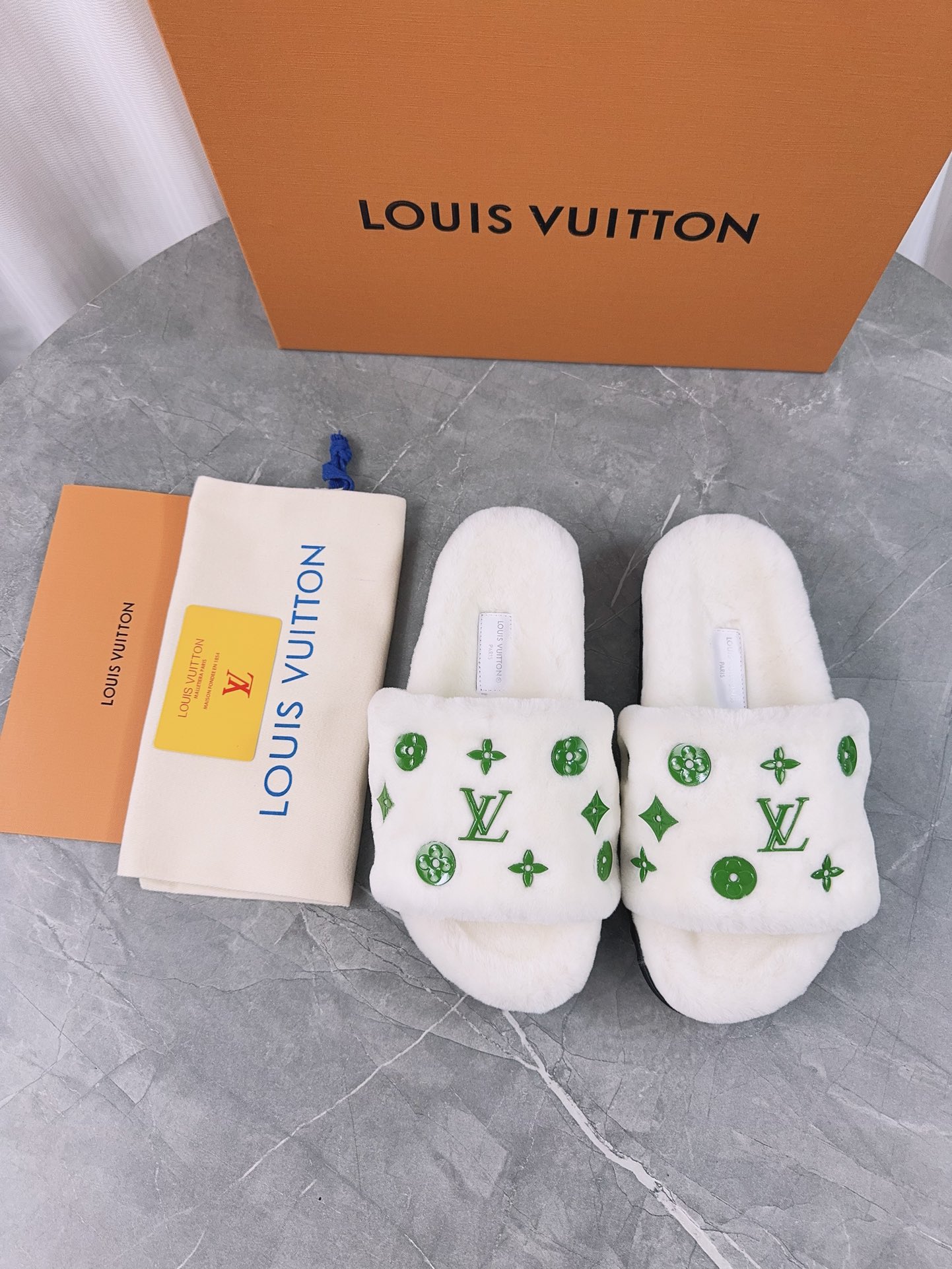 LV原單毛毛拖鞋女款經典綠色元素百搭推薦｜歐美奢侈品精品推薦