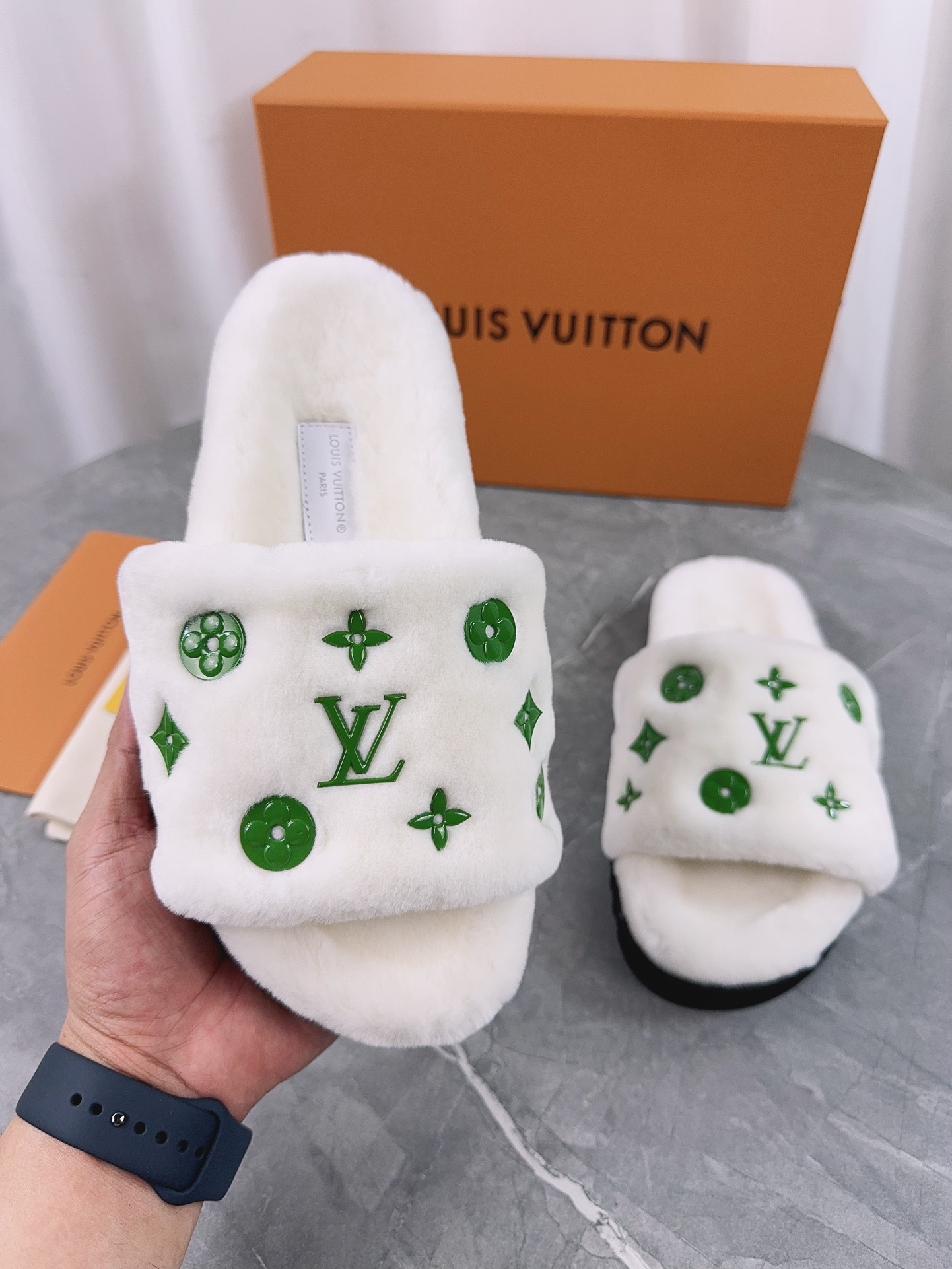 LV原單毛毛拖鞋女款經典綠色元素百搭推薦｜歐美奢侈品精品推薦