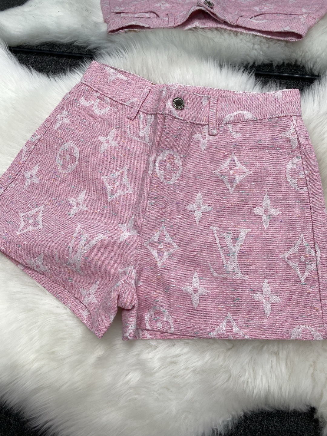 LV一比一女士粉色Monogram針織短褲甜美百搭款｜歐美奢侈品精品推薦