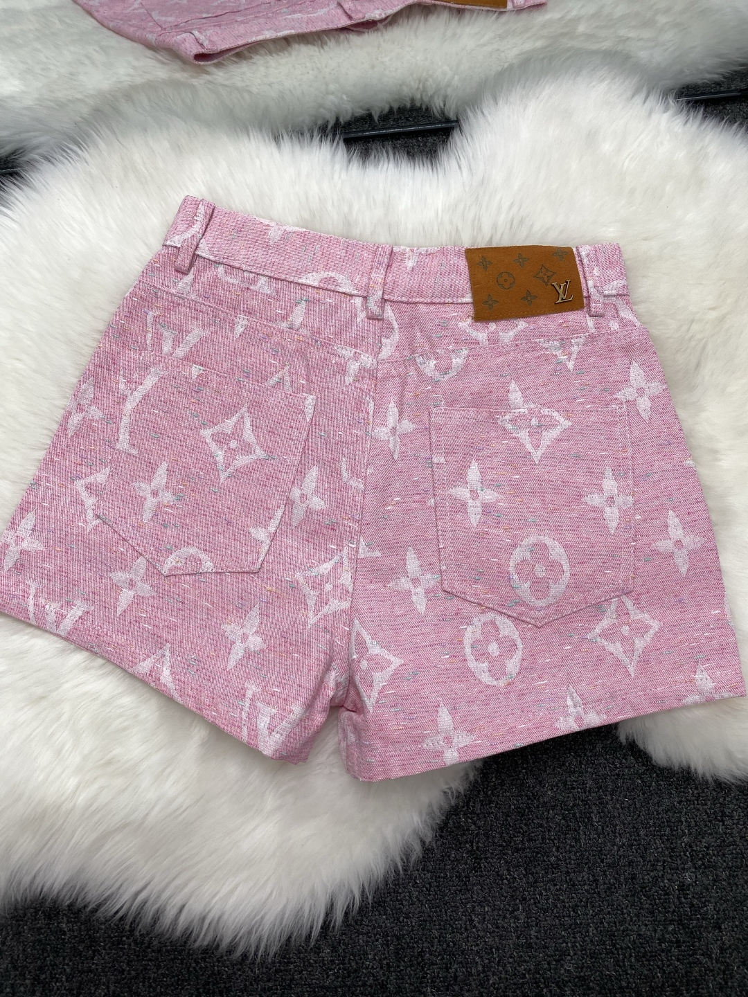 LV一比一女士粉色Monogram針織短褲甜美百搭款｜歐美奢侈品精品推薦