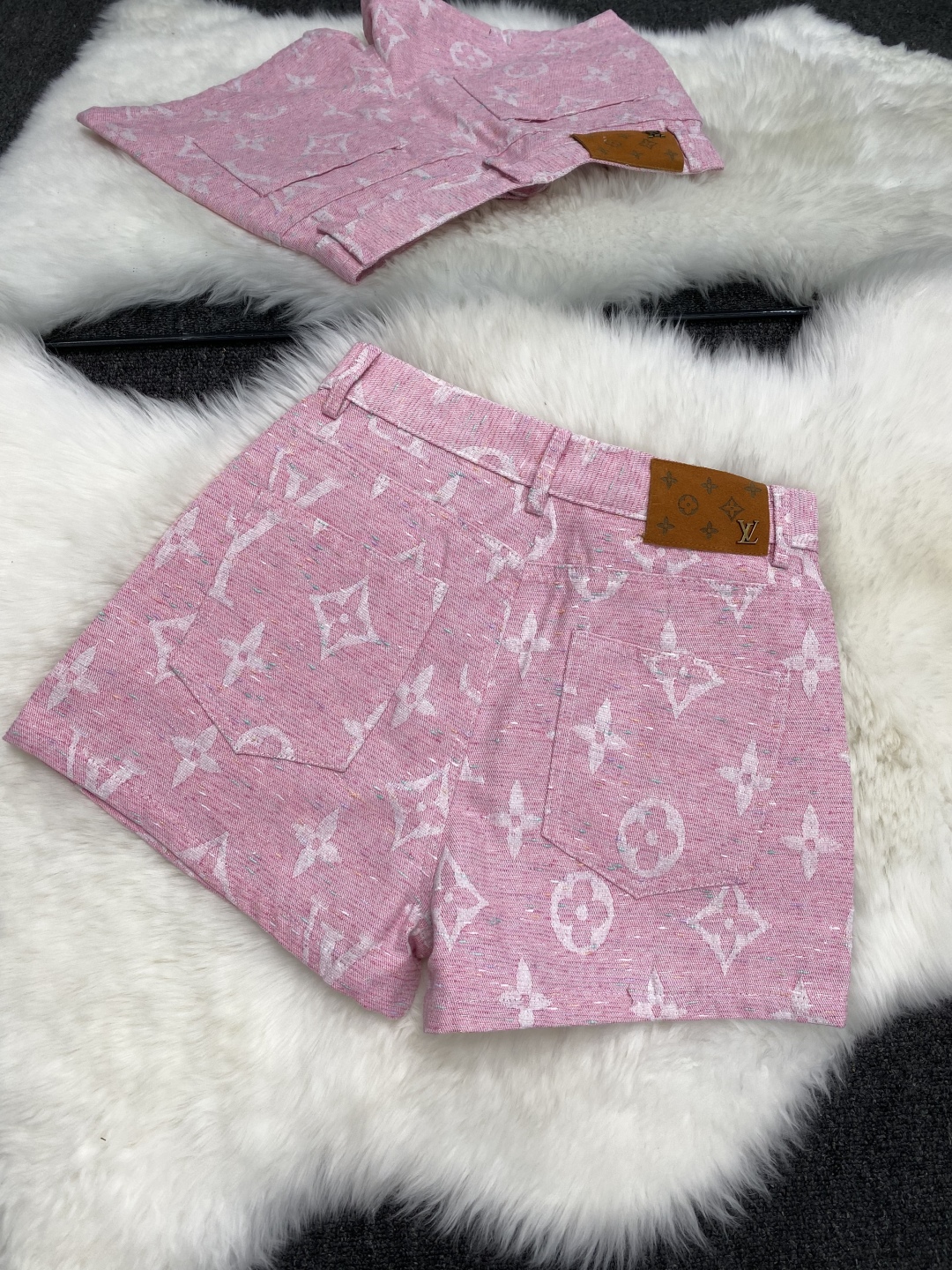 LV一比一女士粉色Monogram針織短褲甜美百搭款｜歐美奢侈品精品推薦