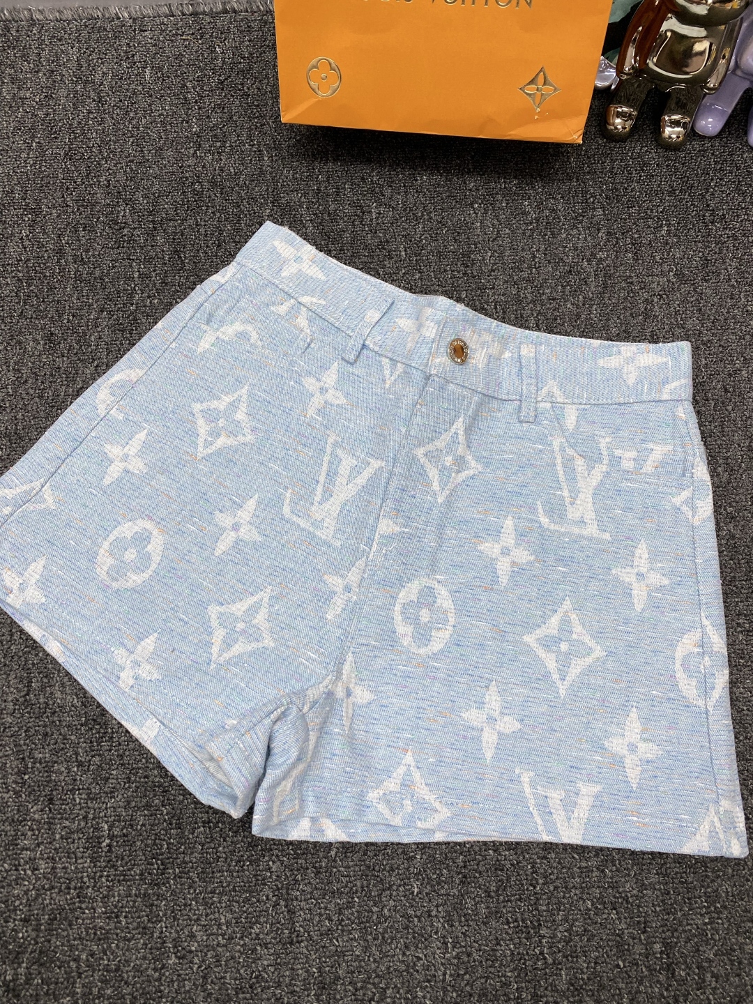 LV高仿女士淺藍色Monogram針織短褲清新百搭款｜歐美奢侈品精品推薦