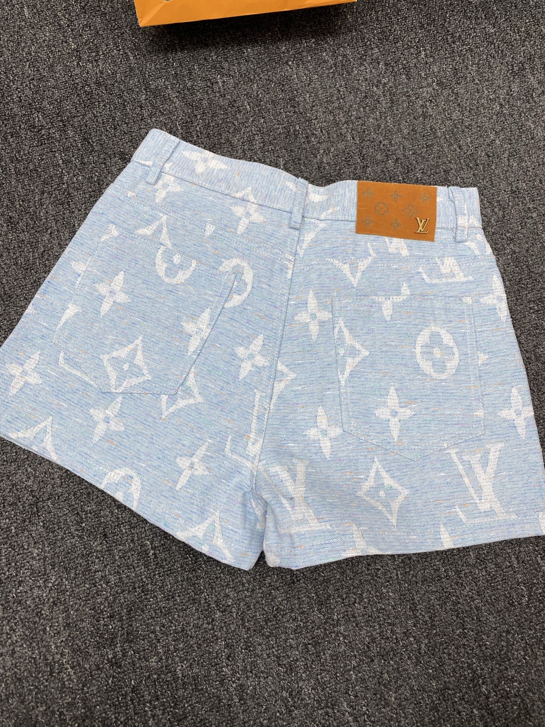 LV高仿女士淺藍色Monogram針織短褲清新百搭款｜歐美奢侈品精品推薦