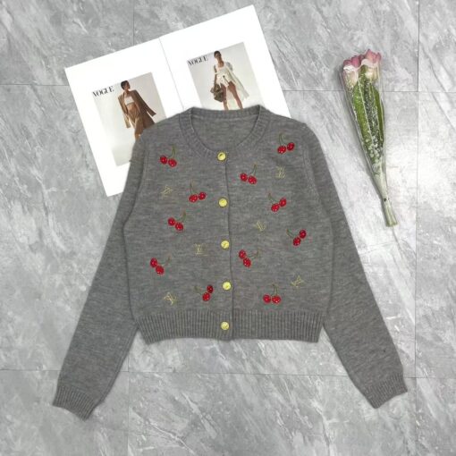 LV高仿女士櫻桃刺繡針織開衫短版設計甜美款
