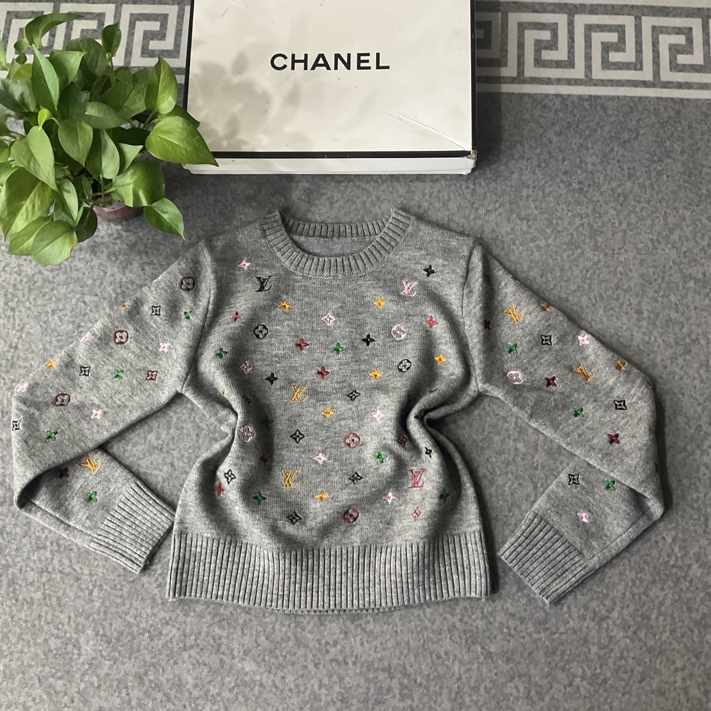 LV A貨女士彩色Monogram刺繡針織毛衣活潑百搭款｜歐美奢侈品精品推薦