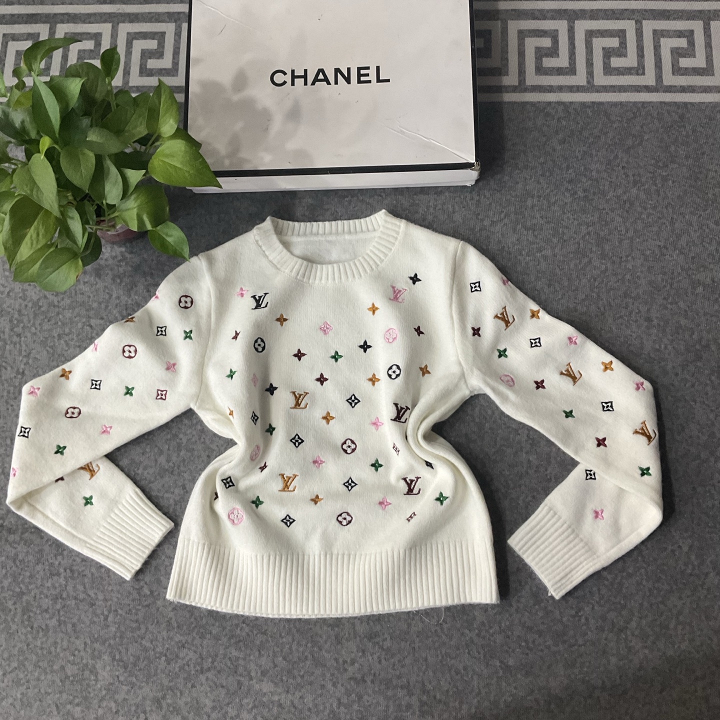 LV A貨女士彩色Monogram刺繡針織毛衣活潑百搭款｜歐美奢侈品精品推薦