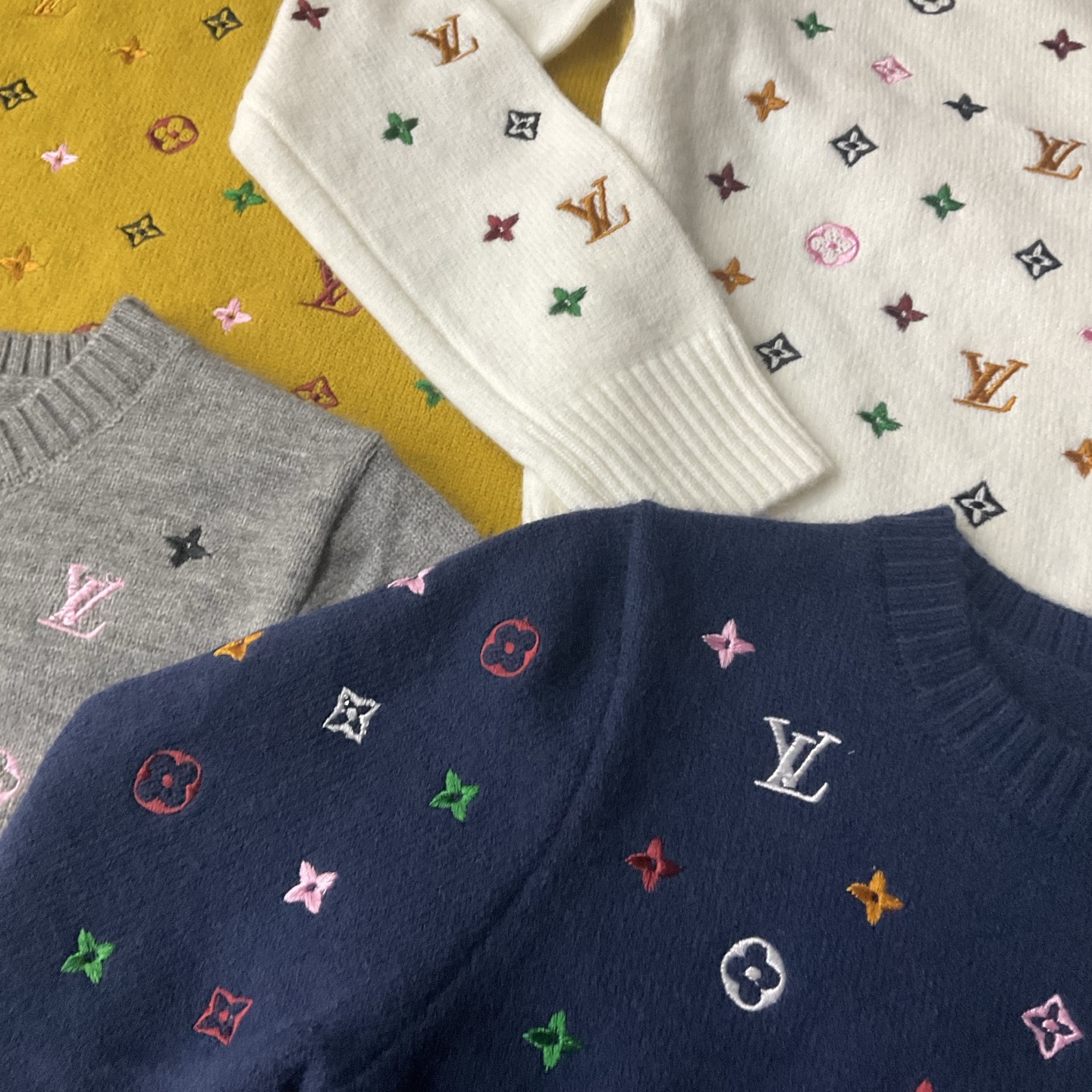 LV A貨女士彩色Monogram刺繡針織毛衣活潑百搭款｜歐美奢侈品精品推薦