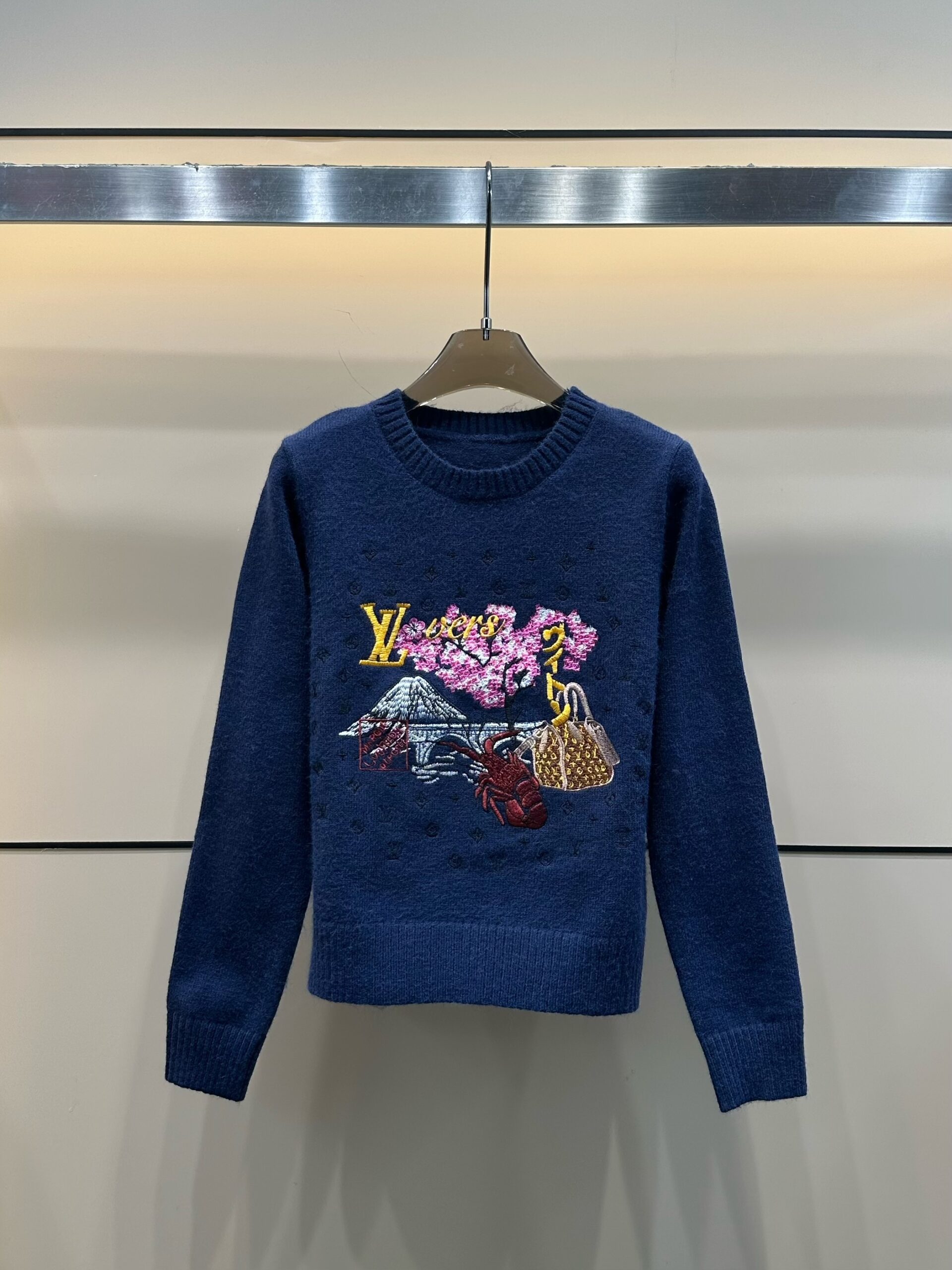 LV 原單刺繡毛衣 白色圓領櫻花包款設計｜歐美奢侈品精品推薦