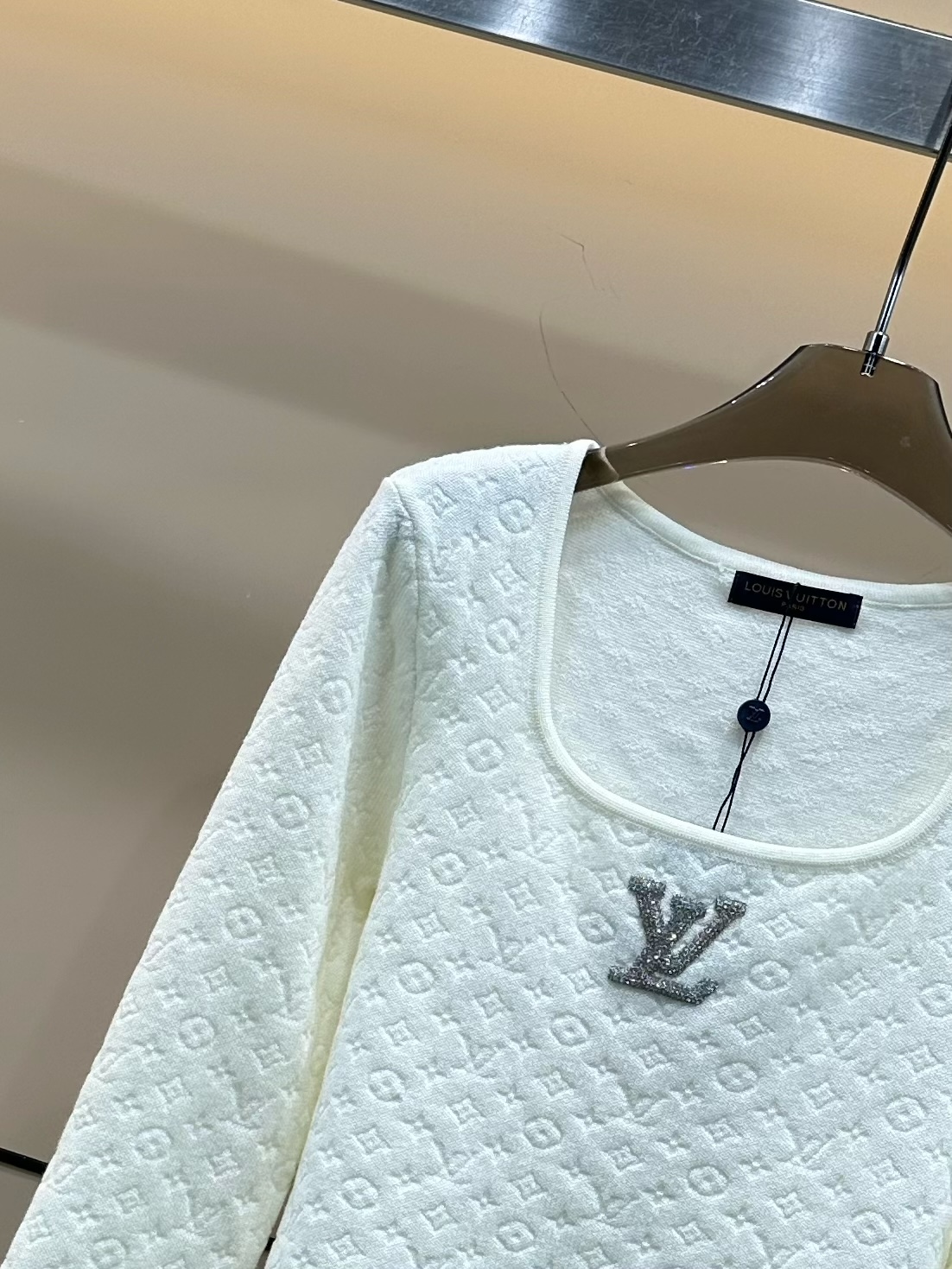 LV高仿女士白色方領長袖短版上衣時尚修身款｜歐美奢侈品精品推薦