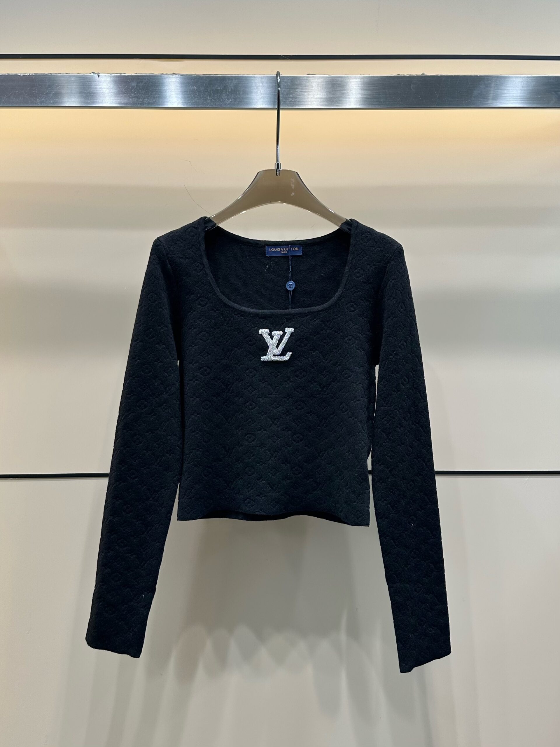 LV高仿女士白色方領長袖短版上衣時尚修身款｜歐美奢侈品精品推薦