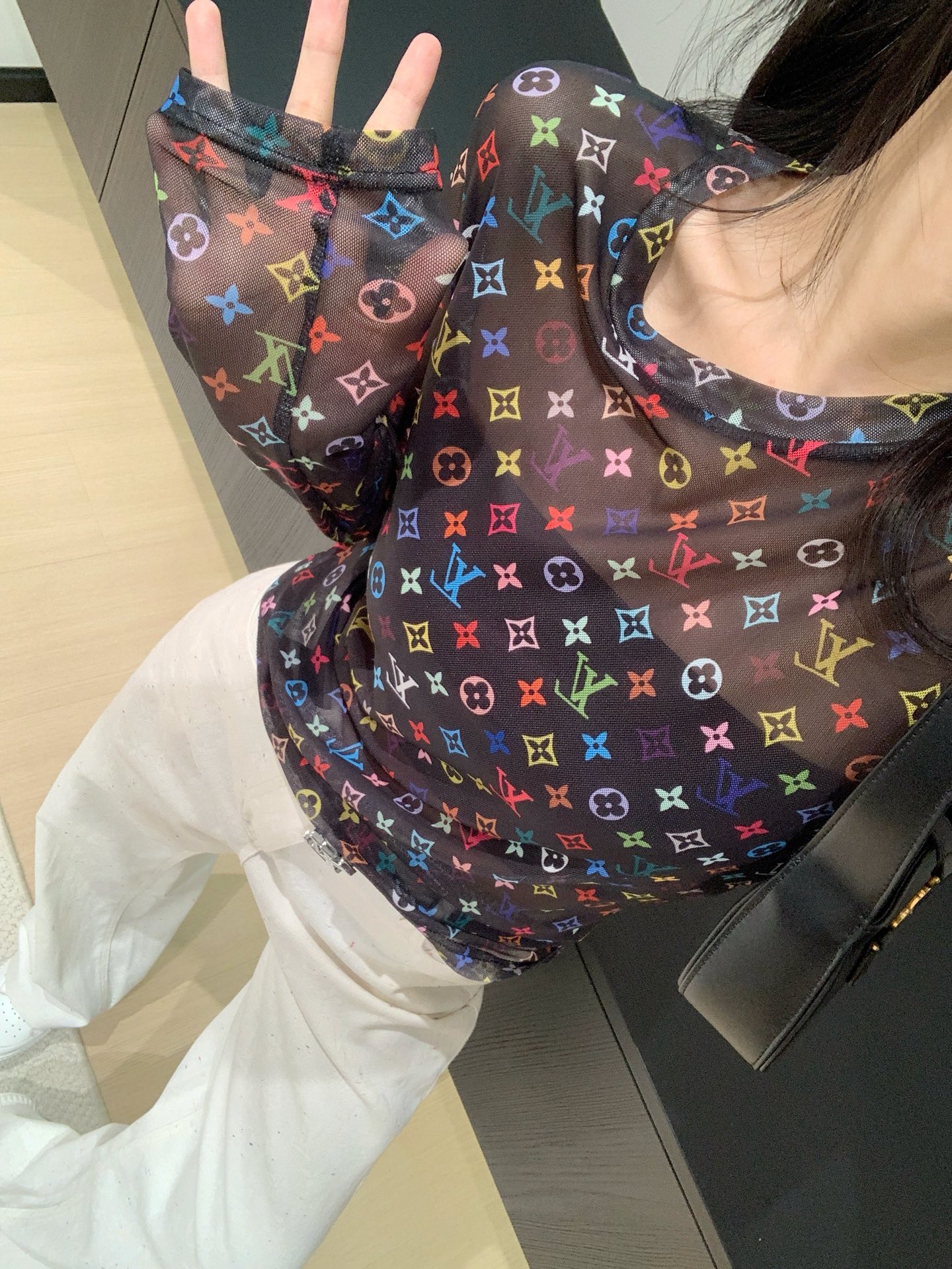 LV A貨女士長袖上衣黑色透視彩色Logo印花修身款｜歐美奢侈品精品推薦