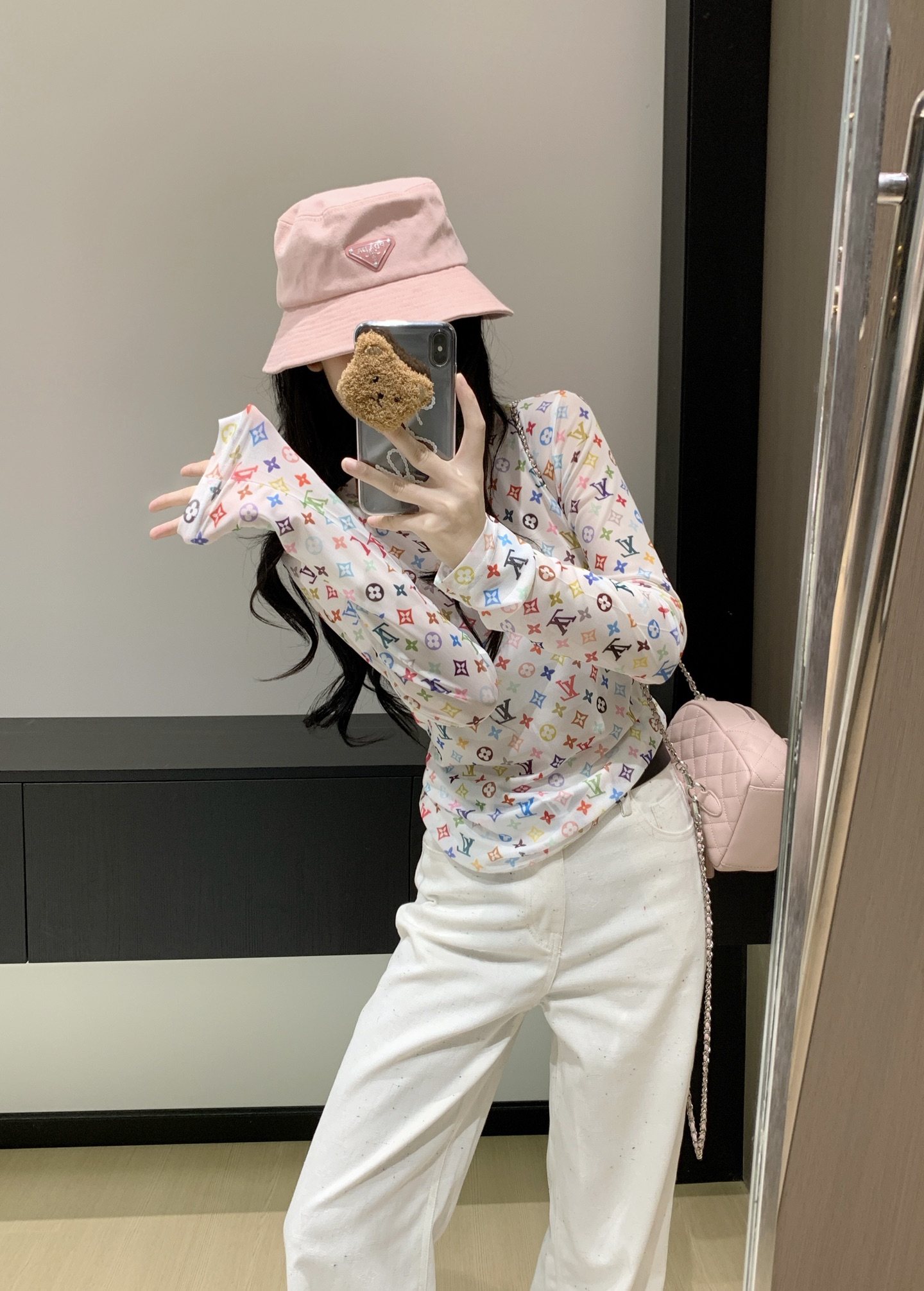 LV 精品仿製女士長袖上衣白色透視彩色Logo時尚修身款｜歐美奢侈品精品推薦