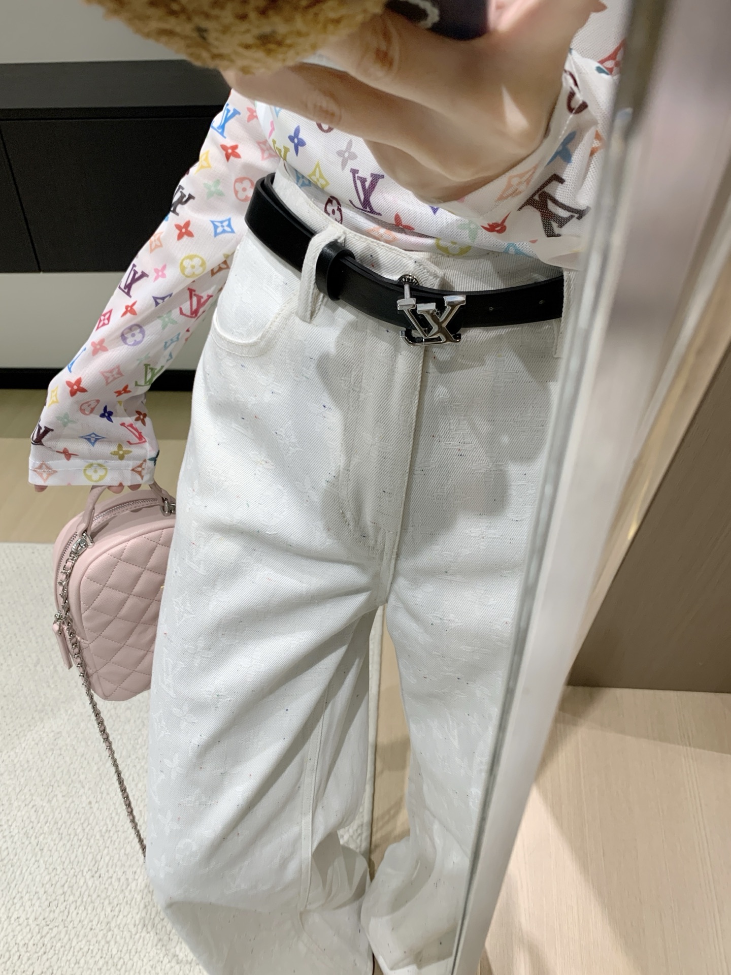 LV 精品仿製女士長袖上衣白色透視彩色Logo時尚修身款｜歐美奢侈品精品推薦
