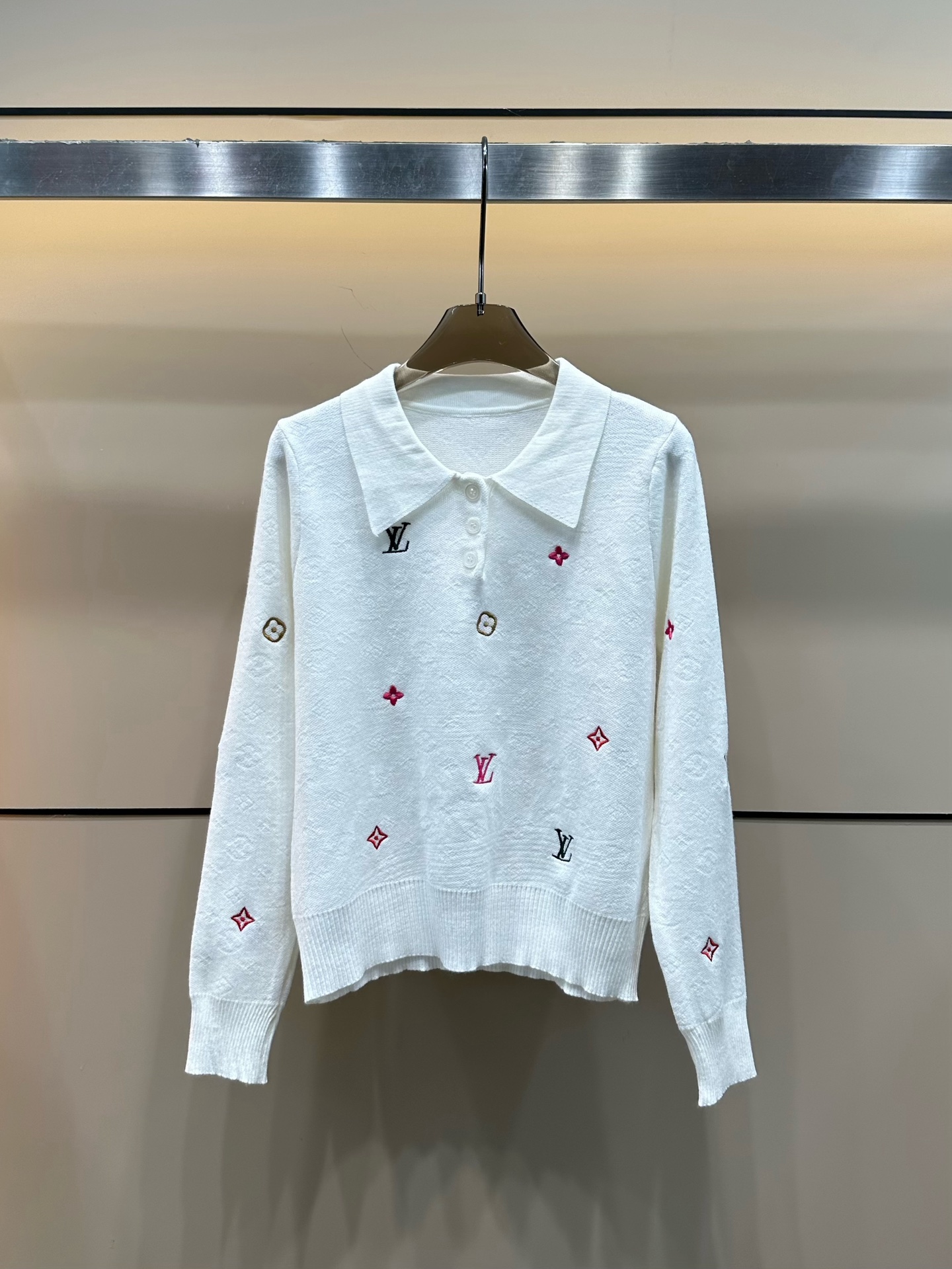 LV 精品仿製針織長袖上衣 柔亮黃色翻領款｜歐美奢侈品精品推薦