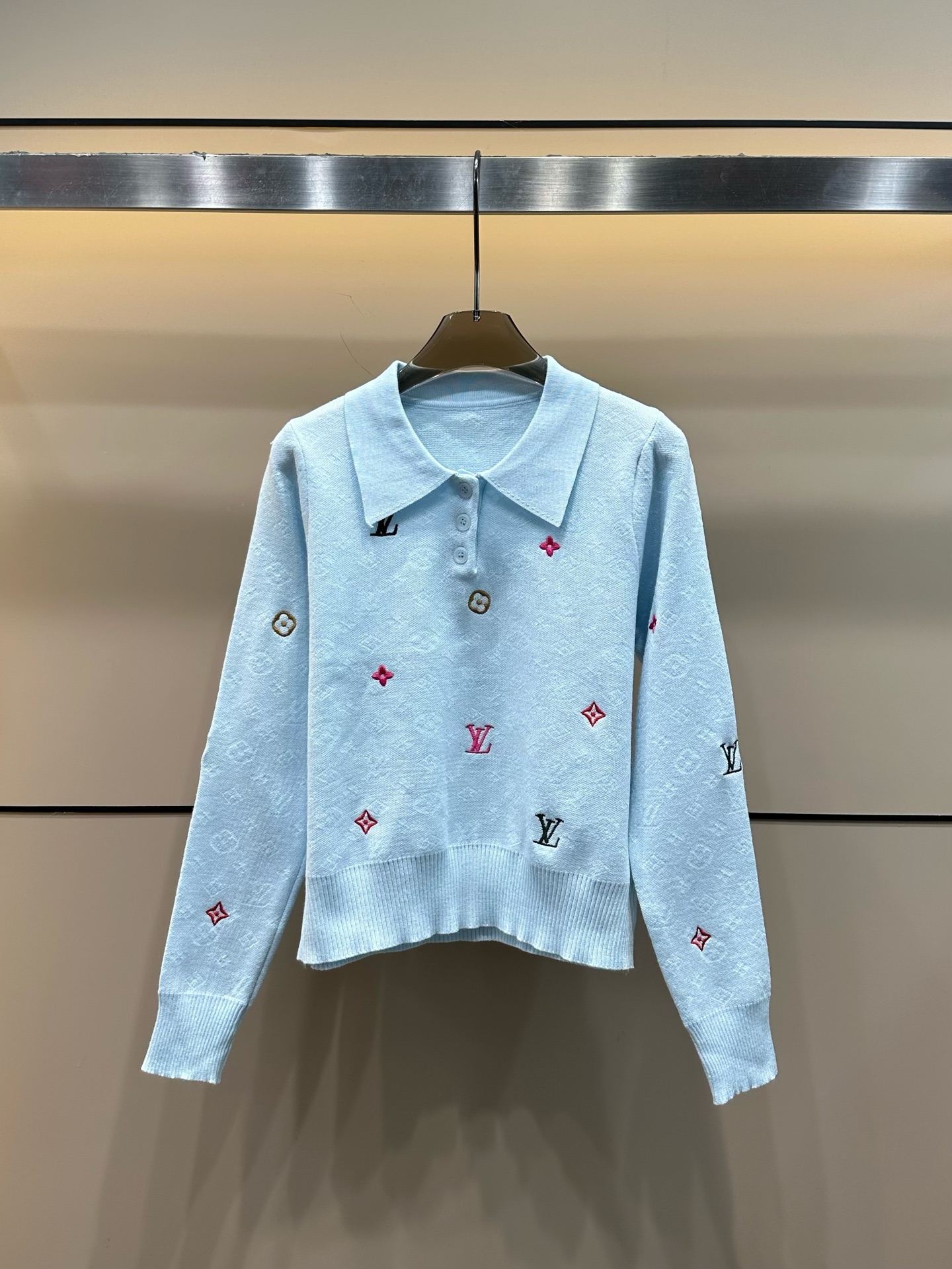 LV 精品仿製針織長袖上衣 柔亮黃色翻領款｜歐美奢侈品精品推薦